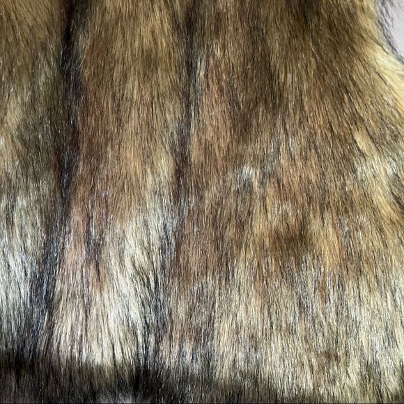 NWT! Forever 21 faux fur vest - Picture 7 of 9